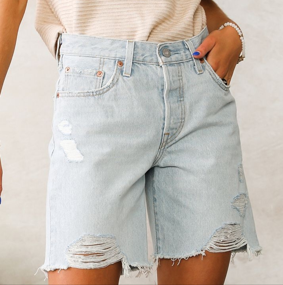EUC Levis Premium Size 34 501 '90s Distressed Blue Jean Shorts!!